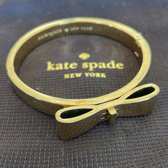 KATE SPADE | Perfectly Placed Hinged Bow Bangle - Picture 3 of 10